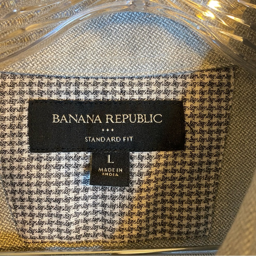 Banana Republic Gray Button Up Shirt - Picture 5 of 6